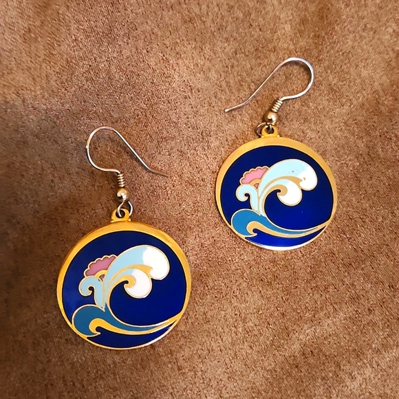 Jewelry - Vintage Floral Gold Earrings